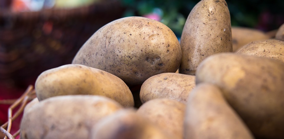 Stufato di patate a tocchetti e barbabietole