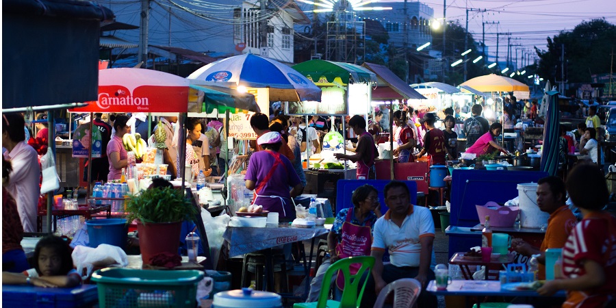 Bangkok, addio allo street food, “troppo poco igienico”